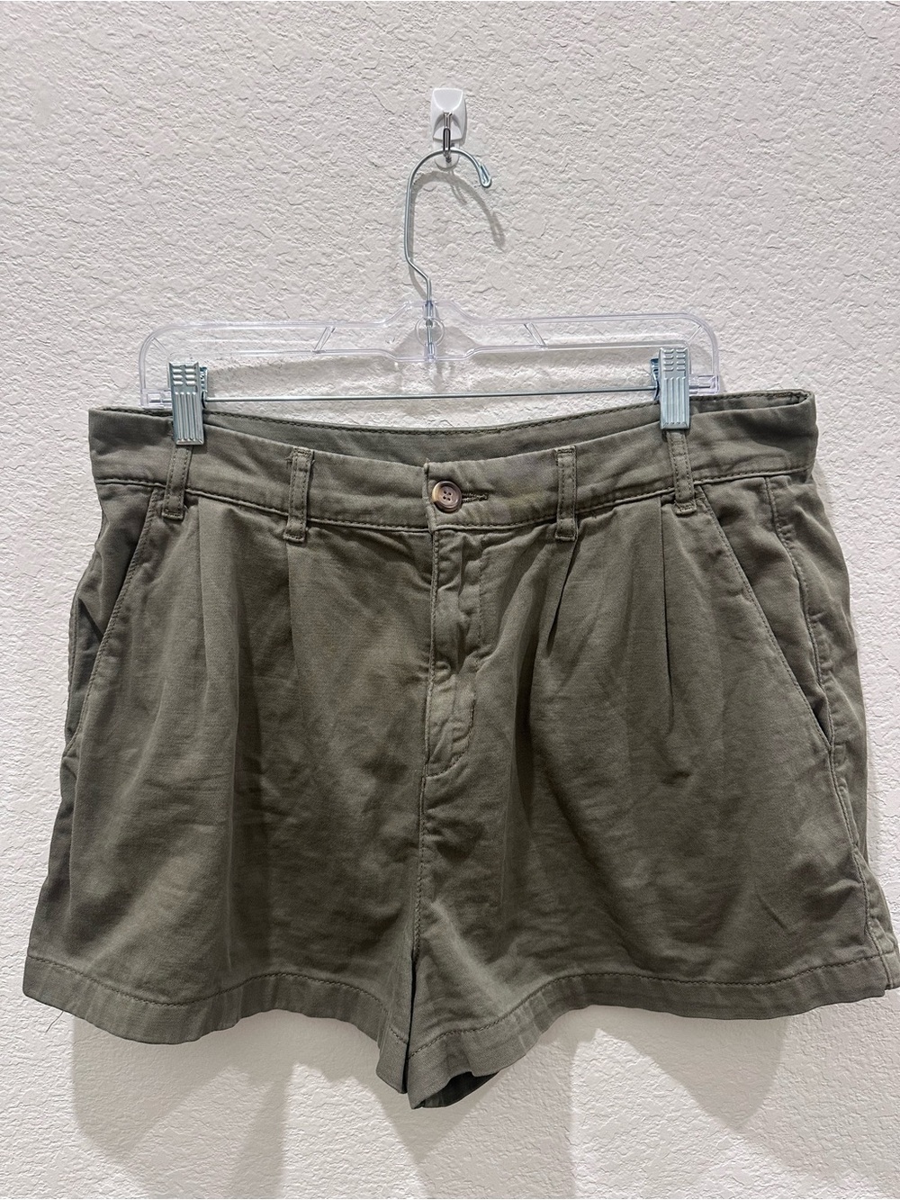 Free People Women Olive‎ Green Pleated Chino Shorts Size 12 High Waisted Utility
